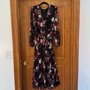 City Chic Long Sleeved Floral Maxi Dress - 18